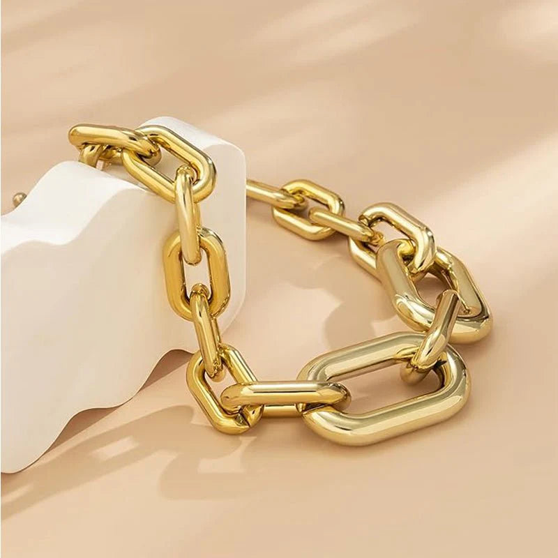 Bold Gold Link Choker