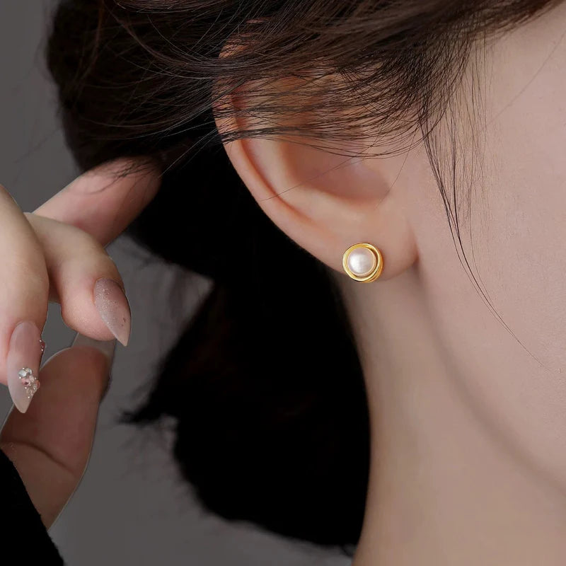 Twisted Pearl Stud Earrings