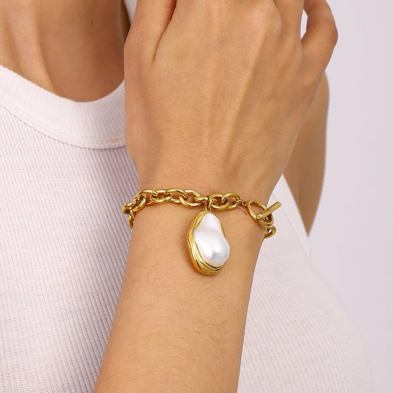 Oval pearl bracelet