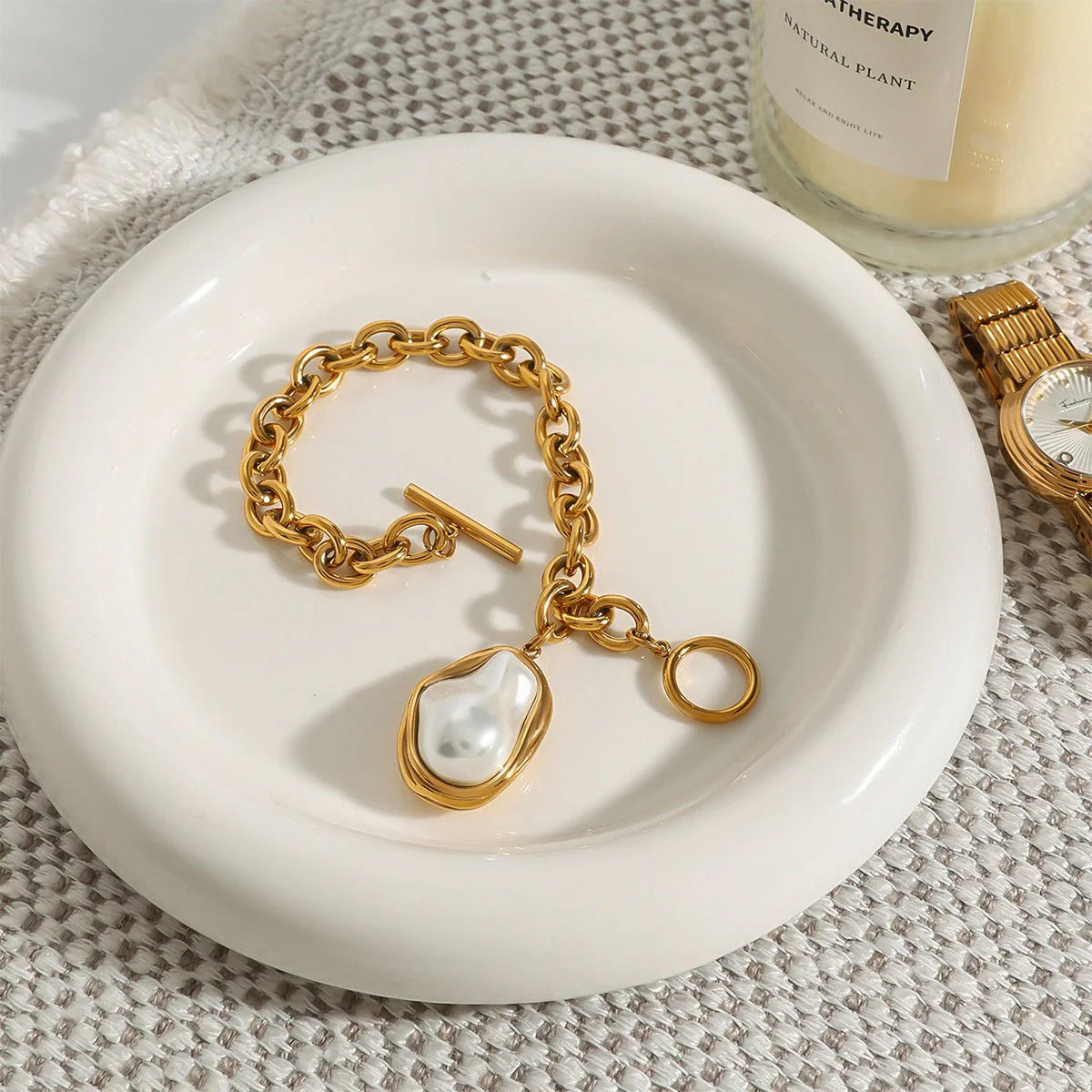Oval pearl bracelet